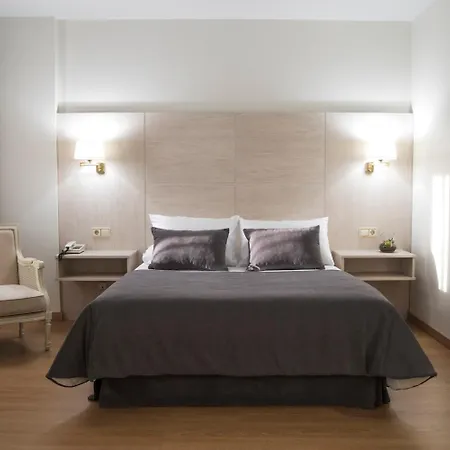 Maruxia *** Superior 3*